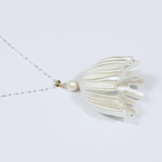 CORALINE Necklace - PEARL